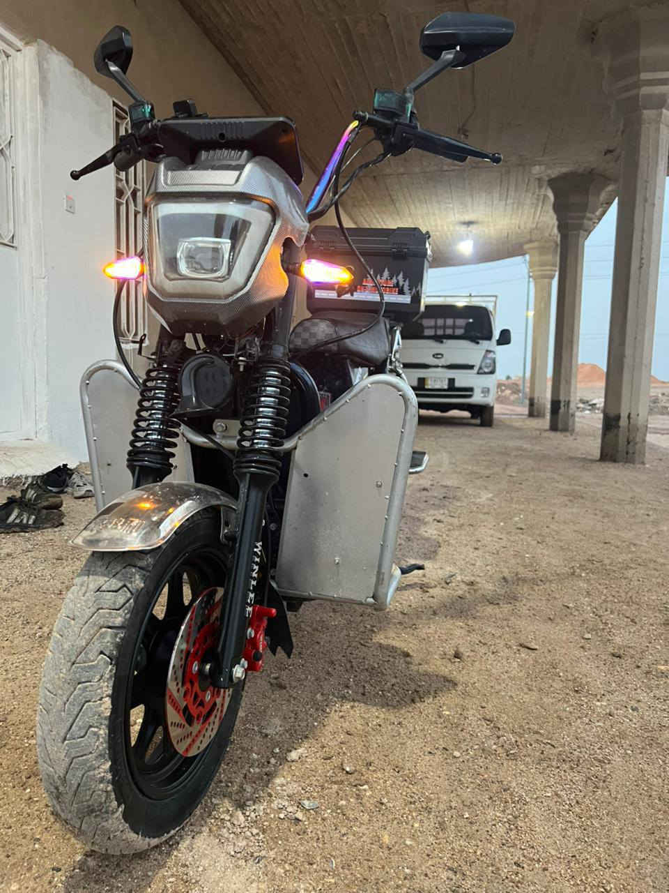 سلام عليكم دراجة شحن للبيع موديل 2025نوع جبلي من شركة WINLEE واينلي الاصلي 6 بطاريات 32 امبير على الفحص الملف 2500 سماعة بلوتوث نضام البارك(p) السعر 650 وبي مجال للطيبين رقم الهاتف...***********
