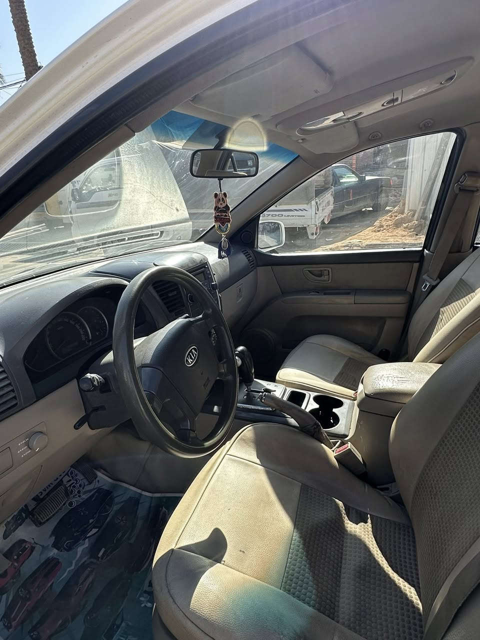 السلام عليكم 

سورنتو ٢٠٠٩ سيارة كلين نضيفه ما ينقصها شي السيارة ب اسمي

سعرها ١١٥ 

شراي تواصل ع رقم ***********
