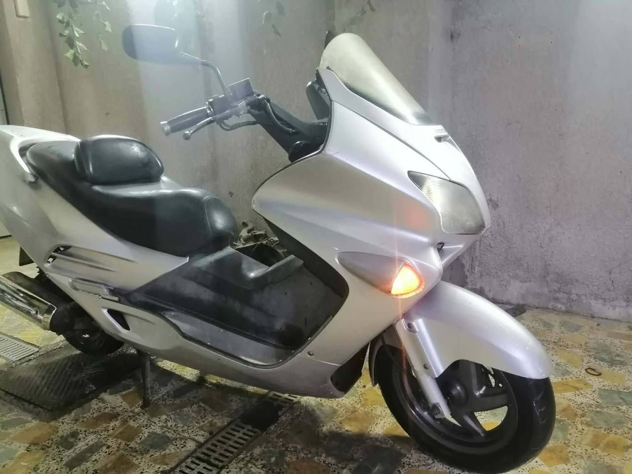 سلام عليكم فورزه 06  مكينه تشك الكاع نكره بكل وقت كهربائيات كله شغاله عالي ناصي اشاير دبل اشاره كيجات كله شغال كلوب جنطه حساس ستاند كهربائي منفيس موجود كابريته يرادله تنضيف فقط ترايك وين متريد  مراوس بدراجه ازغر منه لان هاي ما اكدر ادخله من الباب او بيع واتساب ***********
