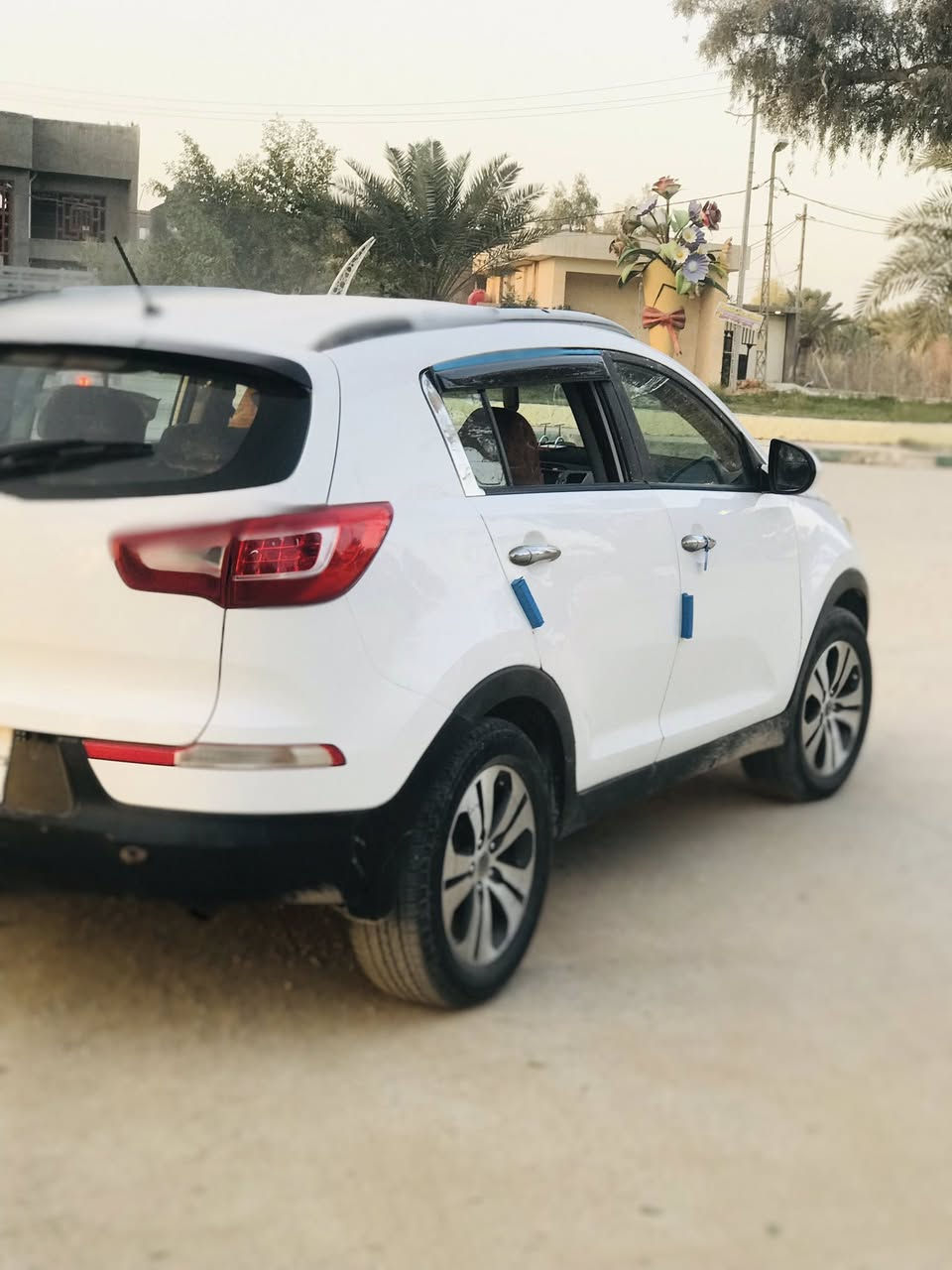 السلام عليكم سبورتج 2011خليجي تحكم استيرن جهتين شاشه تاب  اربيل سنويه انتهت ب 2019 
تريدوكاله تريد مداور 
محرك 2400دوش مكفول كير مكفول وحداديه بيها ضربه باب السايق ولايحه كصة القماره تكم مكفوله بيها صبغ مكانات قليله السعر 100 مكاني نجف ابو صخير ***********
