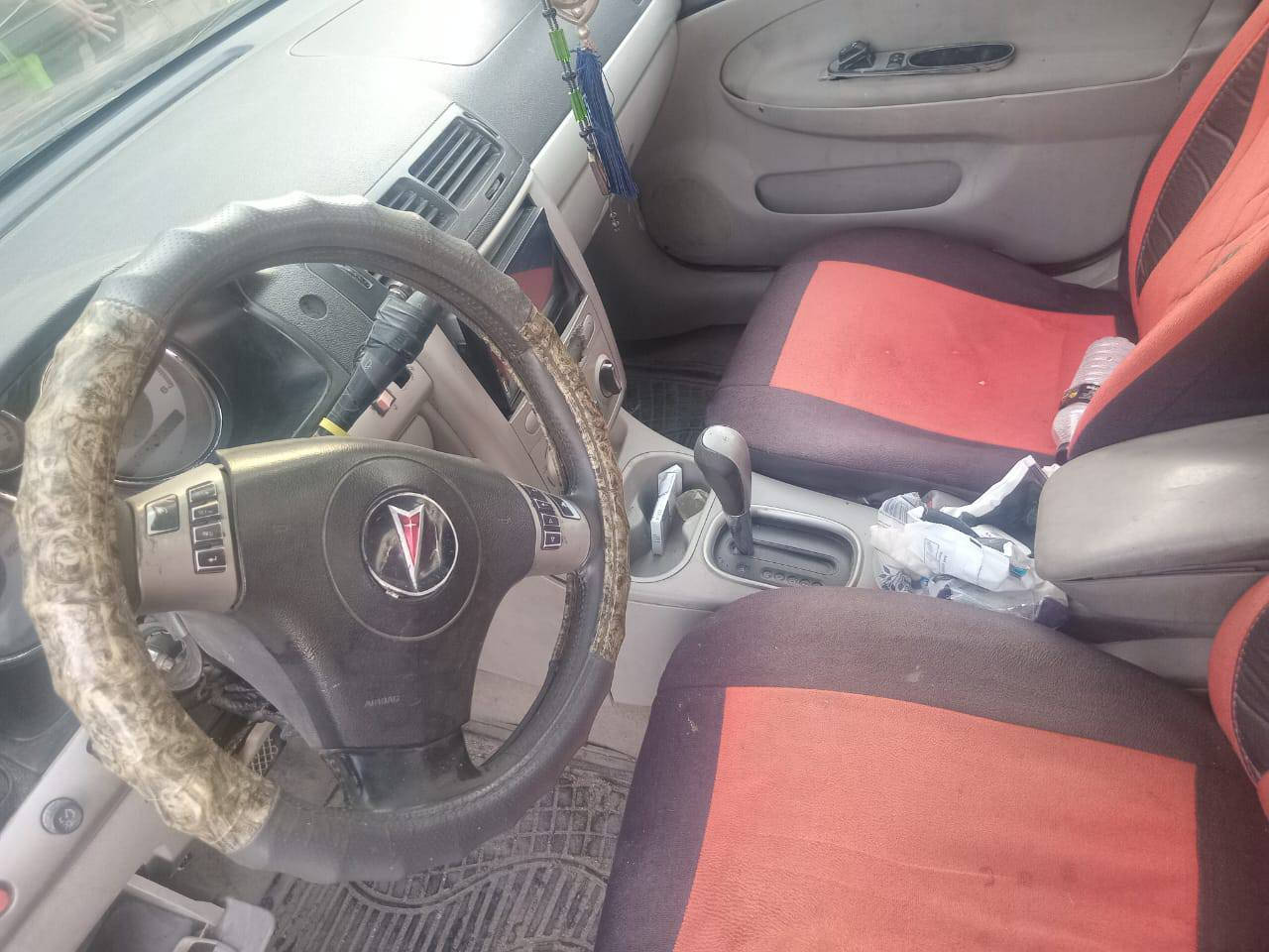 سياره بونتياك أمريكي  محور كورلا  موديل 2008  سنويه منتهيه 2019  الكيس ينقط دهن  كير أوتماتيك لون ماروني  صاحبه يريد تحويل رقم ميسان السعر 20   ***********
