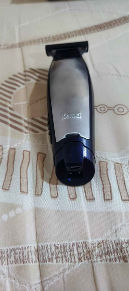 سلام عليكم مكينه Kimi كيمي اصليه صفر اصليه مع شاحنه وشفراتهه سعر12الف مكاني البصره قضاء المدينه هوير المدينة, البصرة


**إذا كنت صاحب هذا الإعلان وتريد حذفه لأي سبب، رجاءا أرسل رسالة إلى الدعم الفني**