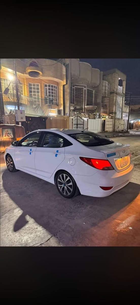 اكسنت 2016 خليجي
ملاحضة: رقم جديد قبل كم يوم بدلته
سنويه 2028 تسقط

بنروما
مكينة 1600 ماشيه 49230 
حقيقي
بيهة ضربه ب جاملغ الخلفي زغيره وضربه بل باب زغيره مبينات بل تصوير اما البقية كفاله السيارة كلش نضيفة بيهة ادامة كامله ما متروكة
صدر وحمام ودومشه وصور الضربه
موجود ومو نشاز ممبينات

مكاني بغداد الدوره***********
