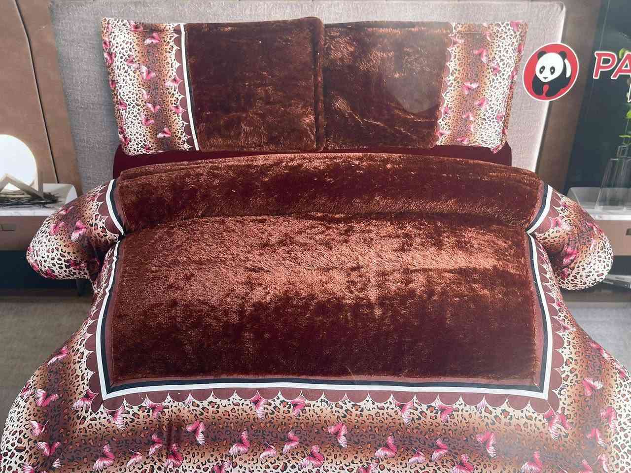 وصول ديباجات نفرين فرو درجه اولى قياس  ٢٤٠ب٢٢٠ بسعر رخيص العنوان مجمع الدوح يوجد توصيل ت***********
