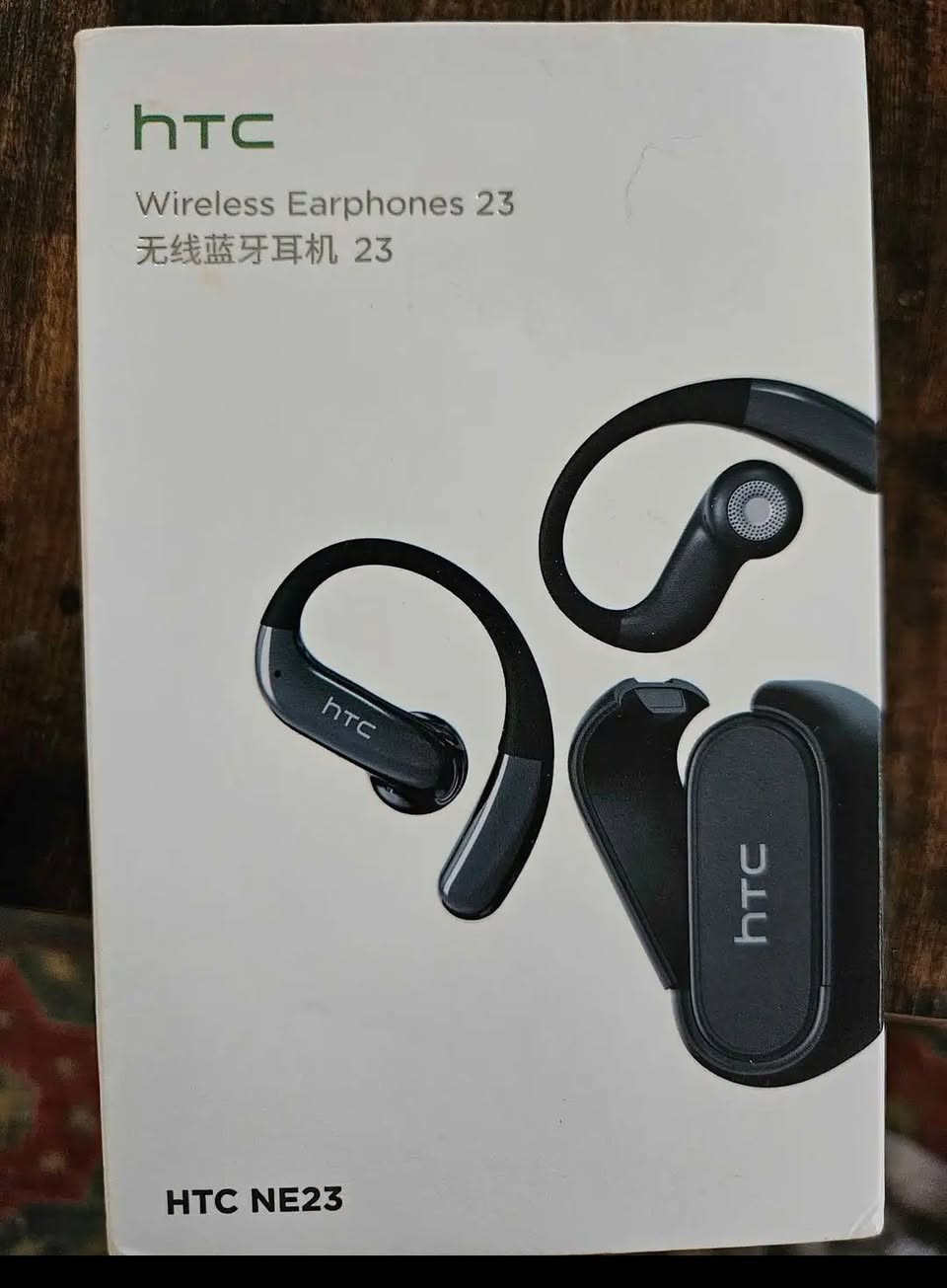 هذه سماعات أذن لاسلكية HTC NE23، وتتميز بالتالي: مع توصيل 25 الف
تدعم تقنية الترجمة الفورية بالذكاء الاصطناعي لعدة لغات.

تصميم مريح يثبت خلف الأذن (Open-Ear) ومقاوم للماء والعرق بمعيار IPX5.

تستخدم أحدث تقنيات بلوتوث (Bluetooth 6.0) للاتصال السريع والمستقر.

عمر بطارية طويل يصل إلى 32 ساعة مع علبة الشحن


**إذا كنت صاحب هذا الإعلان وتريد حذفه لأي سبب، رجاءا أرسل رسالة إلى الدعم الفني**