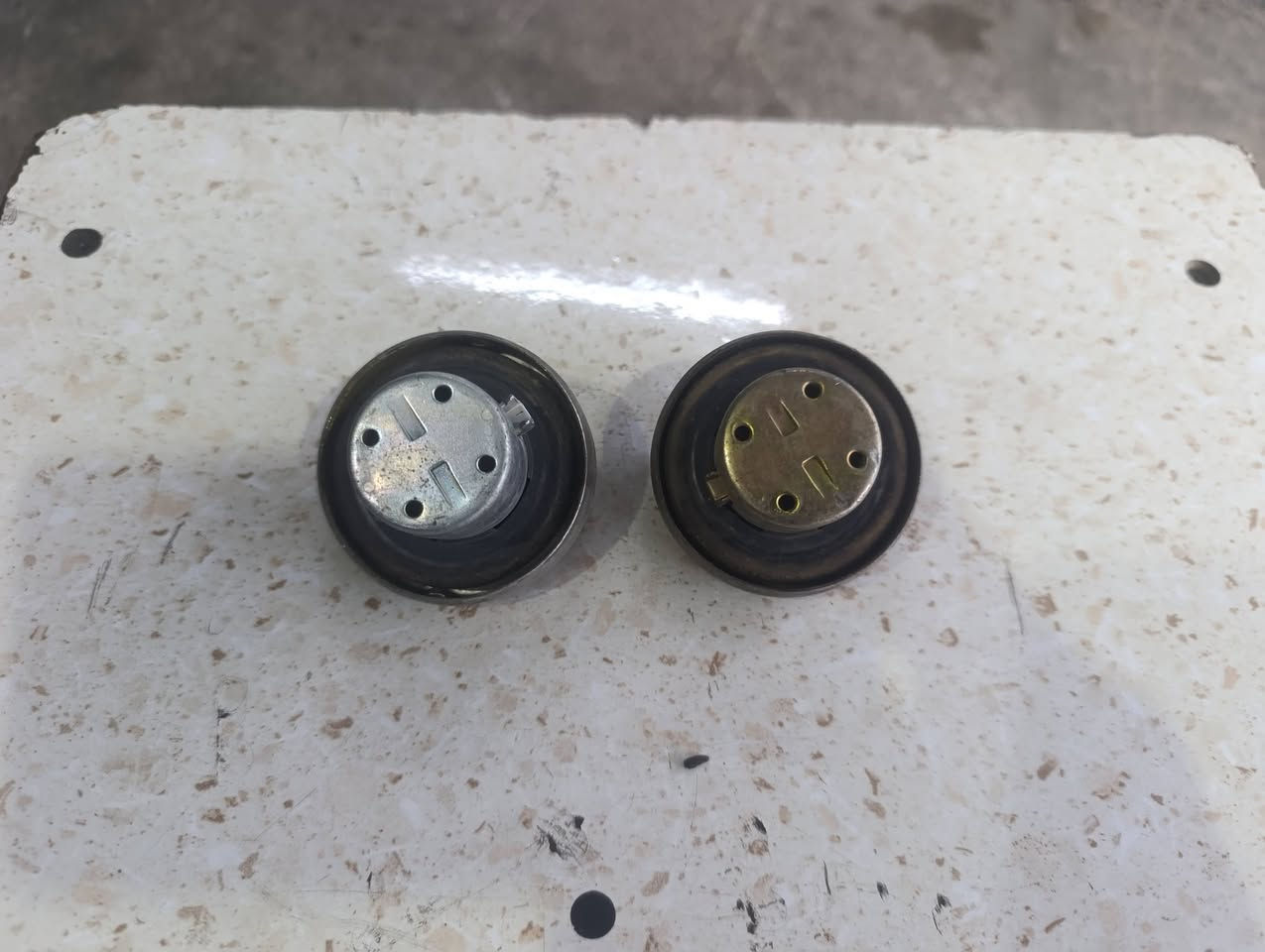 اغراض بیع  فورزه 
توصیل متوفر  
سعر . خاص مفتوح


**إذا كنت صاحب هذا الإعلان وتريد حذفه لأي سبب، رجاءا أرسل رسالة إلى الدعم الفني**