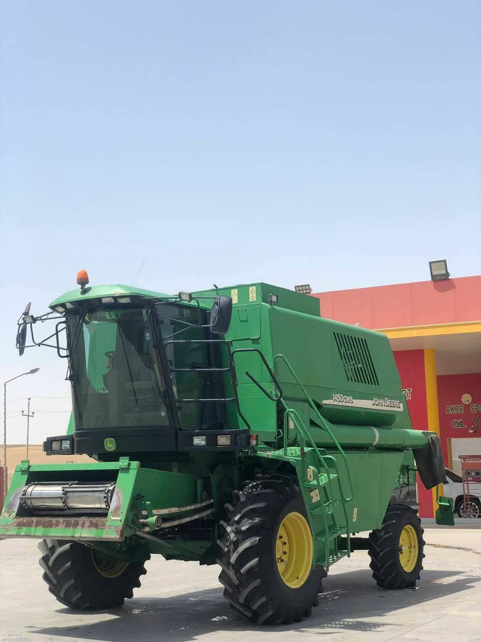 سلام عليكم 
مكلف  بالنشر 
حاصوده جوندير
موديل ٢٠٠٤
منفيس بدون رقم 
5بلم 
فول موصفات  

مكان  دهوك  عقرى 
***********
