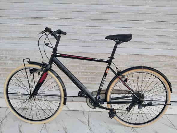 OFFICE PRISS
دراجة المدينة 
حجم  28 M
المعدن حديد
ويالة المنيوم
سستم SHIMANO 7 SPEED
دينمو بلادي LED
تايرات جديدة
الدراجة جاهزة ومرتبة ومناسبة للاوزان العالية
السعر 125  الف 
   ✈يوجد توصيل لجميع المحافضات ✈
كركوك مدخل سايدين حي الاسرى والمفقودين 
معرض ابو شيفان ( *********** )
