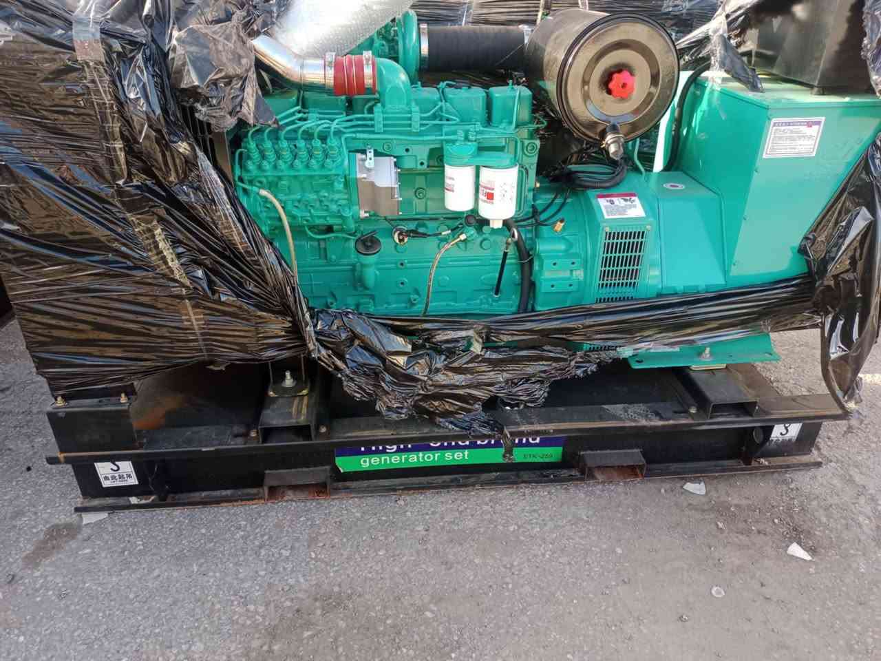 يوجد لدينا. 
#گمنزات_جميع_الاحجام
گمنز خمسه ونص. زيتي 400 گيفي
گمنز. 114 . 24 ولف 
كمنز 112. 14 ولف
كمنز. 102. 150 كيفي.  
كمنز.  50 گيفي. 4 بستن.  

يوجد گافة انواع المولدات
م̷ـــِْن الدويز. أيضااا 
 شرط الحمل والتشغيل.  
العنوان / أربيل الصناعه الجنوبيه 🌏
أبو علي  *********** 📲
يوجد توصيل لجميع محافضات العراق. 🚛
