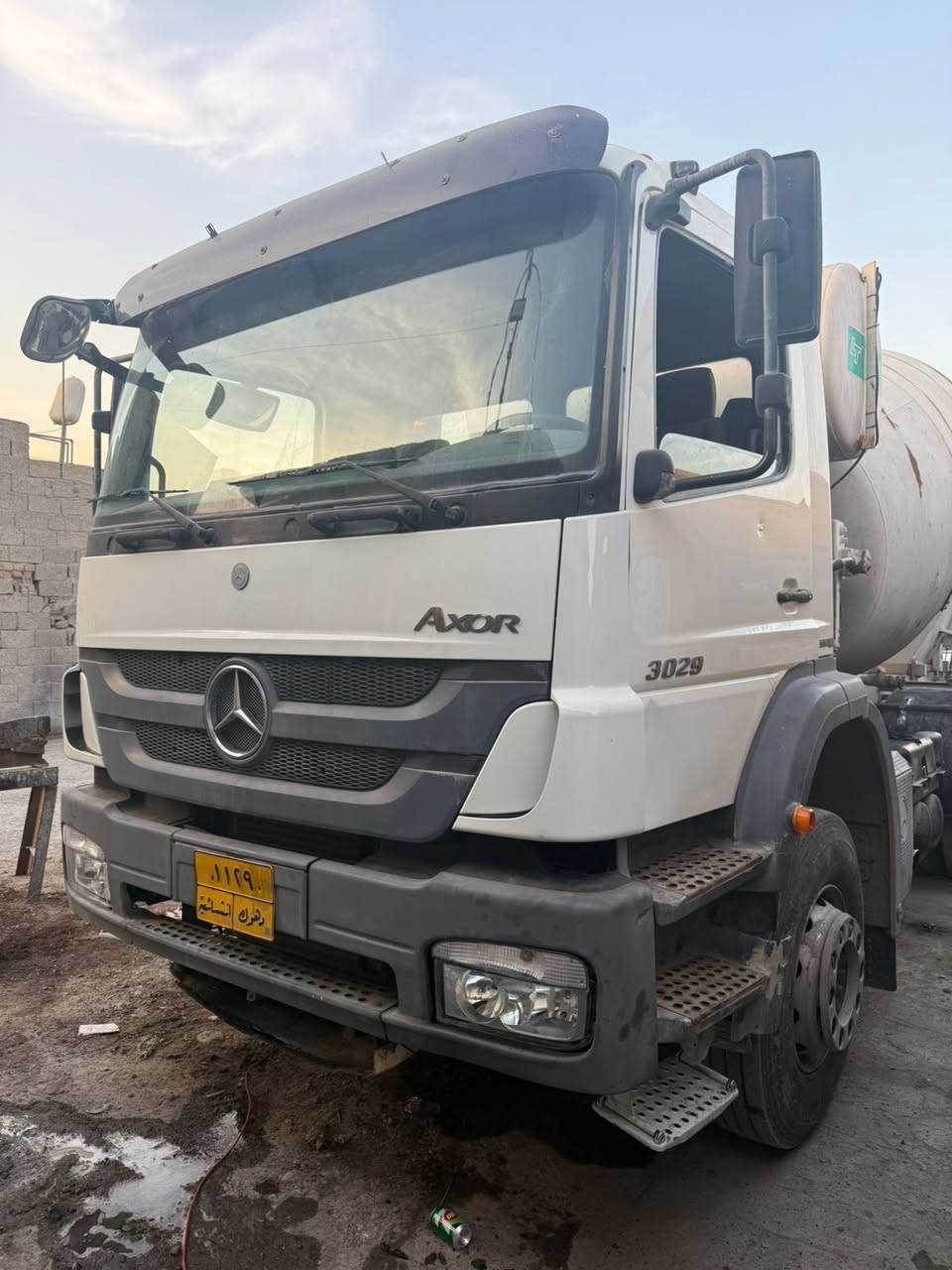 السلام عليكم اكسور ٢٠١١للبيع رقم دهوك شرط التحويل مكان السياره بغداد جرف النداف ***********و***********
