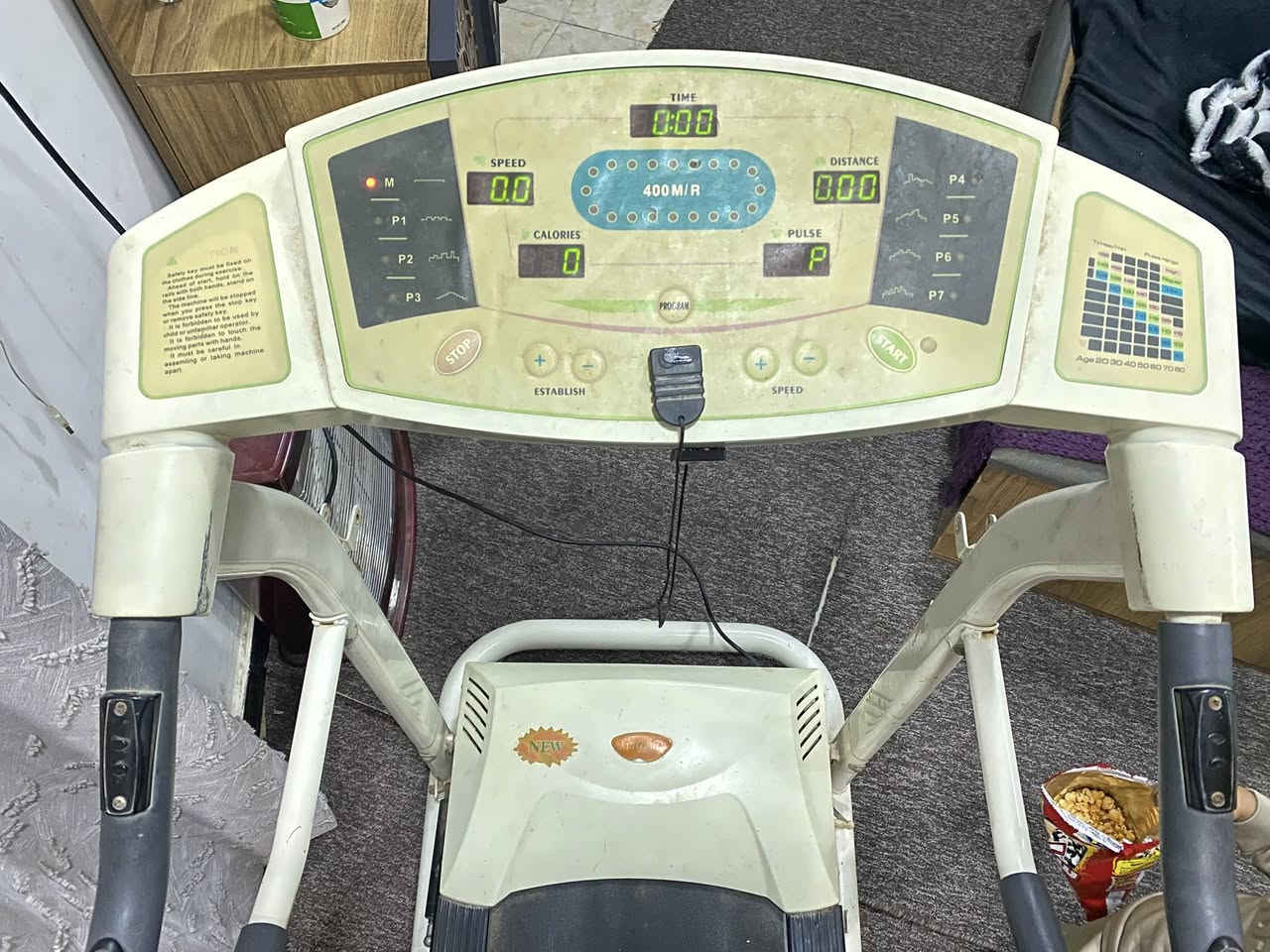 جهاز جري نظيف جداً مستخدم شي قليل للبيع كله شغال وموضح بالفديو ب175 الف ***********
