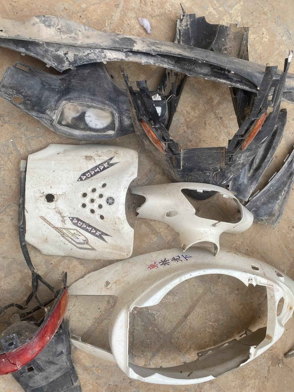 السلام عليكم دراجه بطه 60 أبيع كوم حديد متروكه ماتشتغل ماعرف شنو عطله ب50 الف قفل 
+ كفرات دراجه بيجي 60 كاملات سعر 20 الف 
المكان نجف كوفه


**إذا كنت صاحب هذا الإعلان وتريد حذفه لأي سبب، رجاءا أرسل رسالة إلى الدعم الفني**