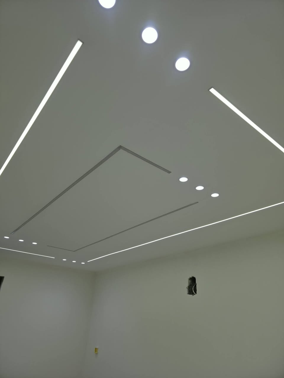 🛠️ كادر الماستر | الكفاءة والتميز في مكان واحد
​✨ جودة • دقة • إبداع ✨
​نحن خيارك الأفضل لحماية بيتك وتجميله! متخصصون في أعمال العزل، الجبس بورد، والكهرباء.
​💼 خدماتنا المتميزة:
​🔹 عزل الأسطح والخزانات: حماية كاملة وممتدة.
​🔹 العزل المائي والحراري: وداعاً لحرارة الصيف وبرودة الشتاء.
​🔹 معالجة الرطوبة والتسربات: حلول جذرية لإنهاء مشاكل النش والرشح.
​🔹 الجبس بورد والكهرباء: لمسات ديكورية حديثة وتأسيس كهربائي آمن.
​🌟 لماذا تختار كادر الماستر؟
​✔️ تنفيذ الأعمال بدقة وكفاءة عالية جداً.
​✔️ فريق عمل متخصص وخبرة طويلة في الميدان.
​✔️ استخدام أفضل المواد وأحدث التقنيات.
​📞 للتواصل والاستفسار (واتساب): ***********
​🛠️ ناوەندی ماستر | بۆ کارەکانی عەزل و دیکۆر و کارەبا
​✨ کوالێتی • متمانە • جوانکاری ✨
​باشترین بژاردە بۆ پاراستن و ڕازاندنەوەی ماڵەکانتان! پسپۆڕ لە کارەکانی عەزل، جبس بۆرد، و کارەبا.
​💼 خزمەتگوزارییەکانمان:
​🔹 عەزلی سەربان و تانکی ئاو: پاراستنی تەواو و هەمیشەیی.
​🔹 عەزلی ئاو و گەرمی: ڕێگری لە گەرمای هاوین و سەرمای زستان.
​🔹 چارەسەری شێ و دەرچوونی ئاو: بنبڕکردنی کێشەکانی تەڕی و دڵۆپەکردن.
​🔹 جبس بۆرد و کارەبا: نەخش و دیکۆری مۆدێرن و تەلەفۆنکردنی کارەبای بێوەی.
​🌟 بۆچی ئێمە هەڵدەبژێریت؟
​✔️ جێبەجێکردنی کارەکان بە بەرزترین وردی و کوالێتی.
​✔️ تیمێکی پسپۆڕ و خاوەن ئەزموونی چەندین ساڵە.
​✔️ ئامانجمان پاراستن و ئاسوودەیی کڕیارانمانە بە نرخێکی گونجاو.
​📞 بۆ پەیوەندی و نامە ناردن (واتساب): ***********
