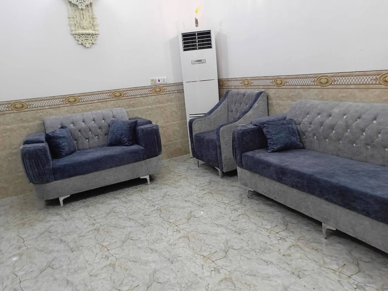 أحدث الموديلات صارت بين يديك! ✅
معمل ومعرض السفير  🛋️
📌 جاهز + تفصال (حسب رغبة الزبون).
📌 نظام أقساط سهل ومريح للجميع.
📌 ضمان صيانة حقيقي.
العنوان 📍: الزهور - خلف أفران الكرخ - قرب جامع الشهيد صباح.
للاستفسار 📞: ***********
زورونا وشوفوا الموديلات بعينكم.. جودة وأناقة وسعر مناسب!
