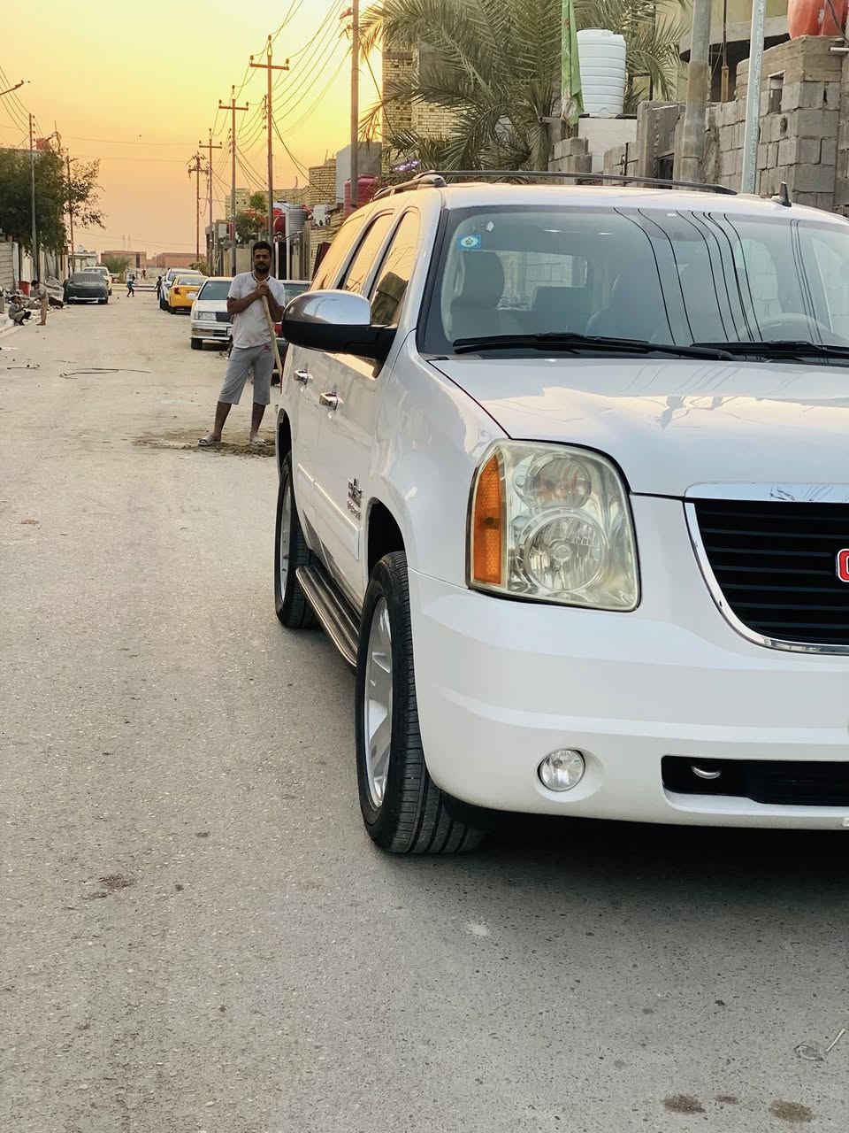 السلام عليكم احبتي الكرام من رخصت الاكروب اجمعين اخوان يوكن مديل 2013السياره أمريكي مواصفات خاصه ستار اندشين اعله فئه في اليوكن 
🔴دواخل لون عسلي
🔴فتحه سقف
🔴تحكم ستيرن
🔴مثبت سرعه 
🔴باب خلفي كهربائي شفط
🔴كشنات فصل يعني ملكيه السياره
🔴رقم بصره دولي باسمي تحويل ثاني يوم

🔴ملاحظه السياره كفاله من كص وكلبه وتحويل ورسميات وتبديل وفتح ومن كلشي مكفوله حته من الصبغ  العام والحزام بس بيه مكانات صبغ مكانات قليله مااعرف وين الله شاهد ورسوله حادثه من امريكا بس دعاميه كدام فقط لاشاصي ولا لغده ولا ايشي الاستفسار اكثر اتصل عله الرقم التالي ***********
السعر 195وبيه مجال العنوان بصره
