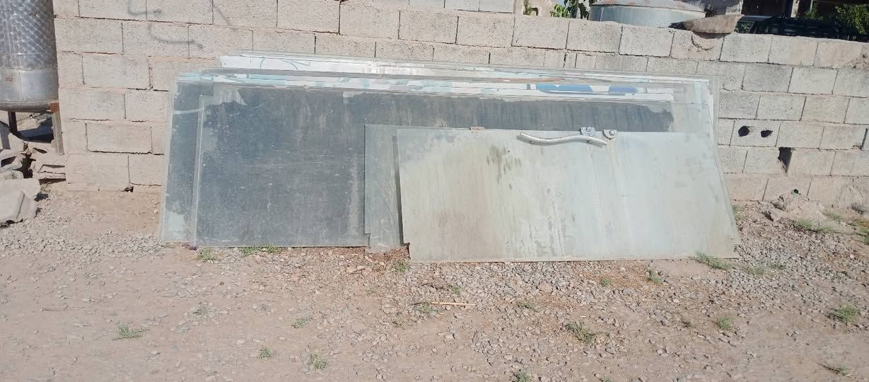 السلام عليكم  للبيع جوم مال محلات نضيف 9قطع وياهن بوب2 بس يرادلهن قسل أو يطلعن جديدات   اي استفسار اتصال ***********
