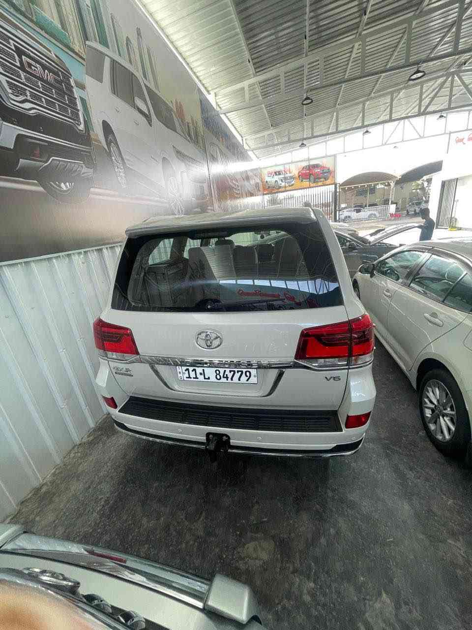 السلام عليكم . لاندكروز 2021 بريمير فول مواصفات ومعروف البريمير بالمواصفات رقم بغداد السياره بحالة الشركه جديده بمعنى الكلمه مكفوله من كلشي السعر 61000$ يعني 6 شدات و10 ورقه وبيها مجال بسيط حق الجيه للاتصال والاستفسار : *********** النجف, العراق
