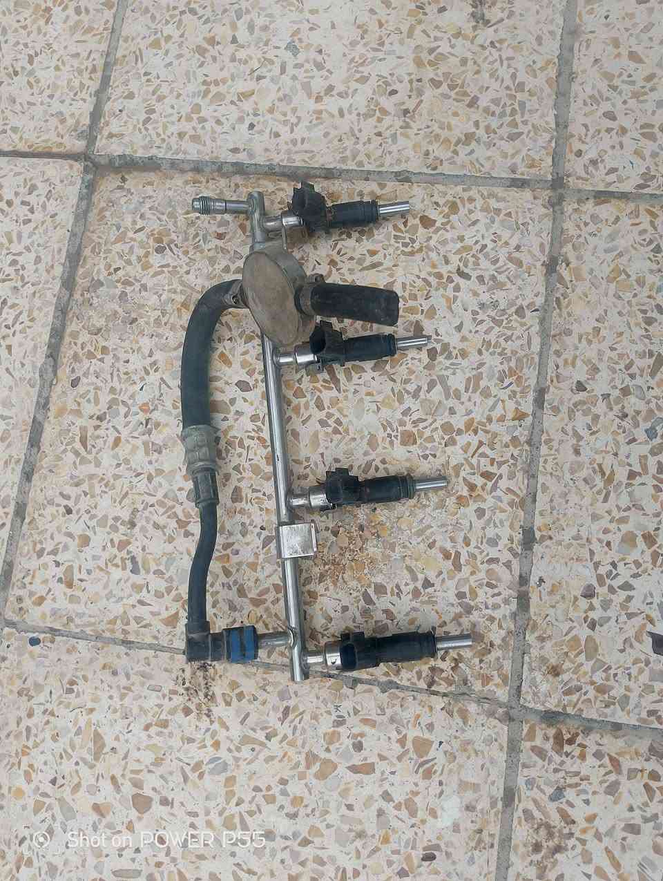 دبل كامل مال حاويه ممستخدم مال سونك نوزلات مال سونك وسلف عاطل بي فحمات وداينمو عاطل بي بوش لبيع رقم ***********
