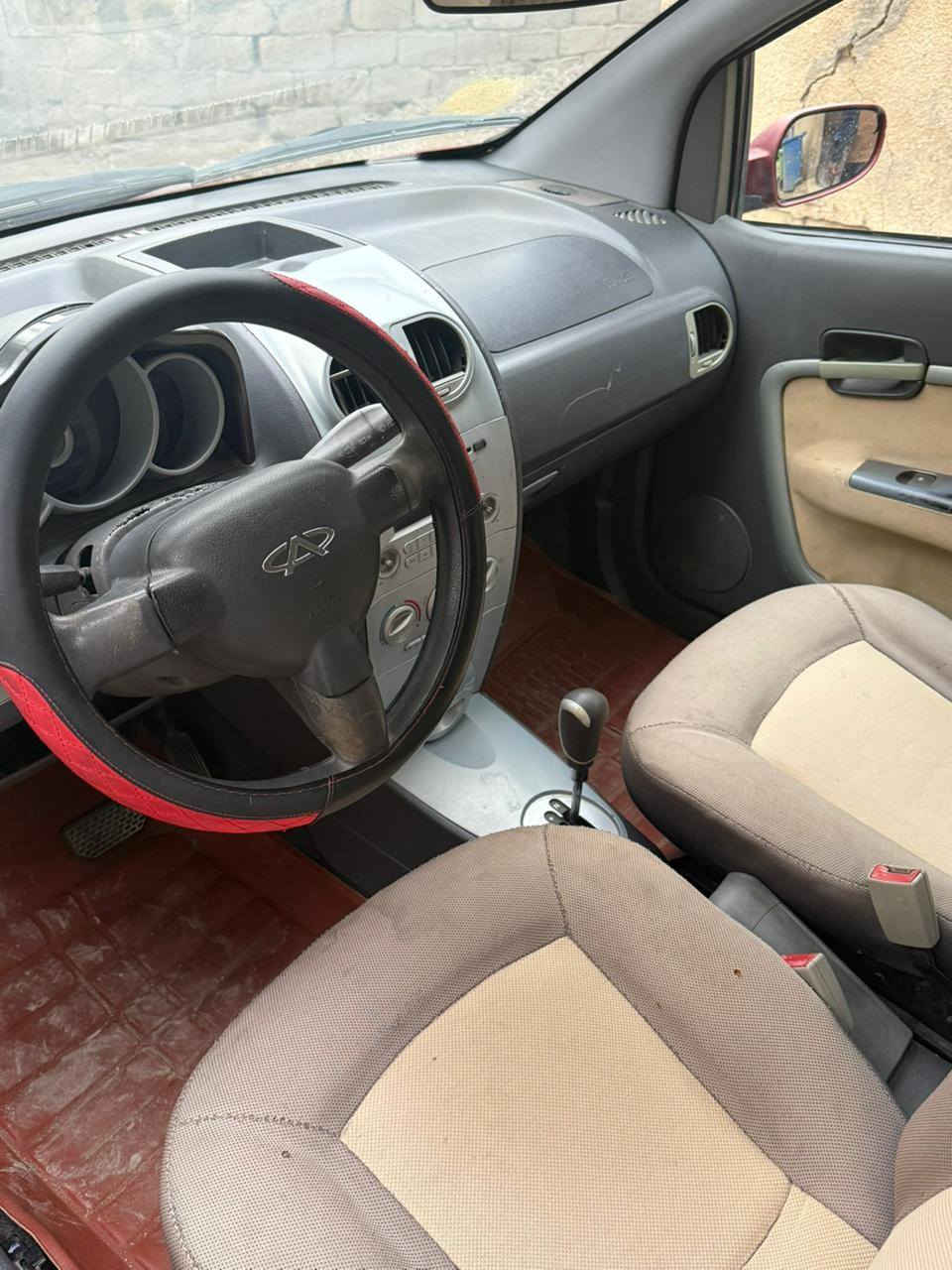 سياره شيري A1
ماشيه 80
موديل 2012 سياره كامله كهربائيات وتبريد 
باسم الحجي وبيها حادث بس الجاملوغ الخلفي من جهه السايق ومكان السيارة قرب جزيرة بغداد السياحية والاتصال على*********** السعر ٣٠ ورقة وبيها مجال
