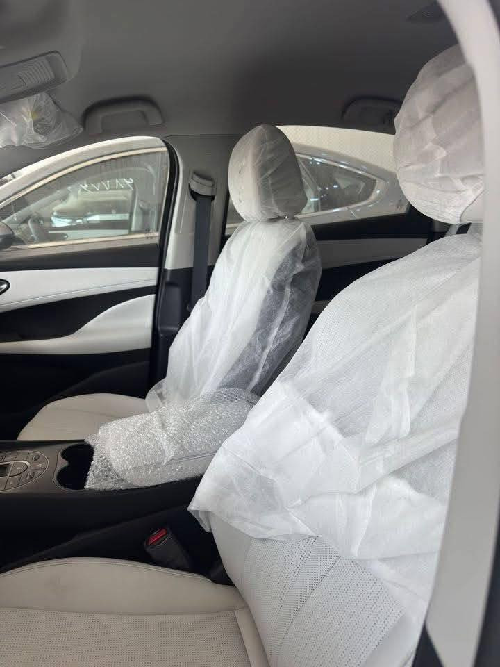 السلام عليكم عندي سيل 5 زيرو مرقم مثبت لوحه بأسمي سعرها 19 مليون قفل الي يريدها ***********
