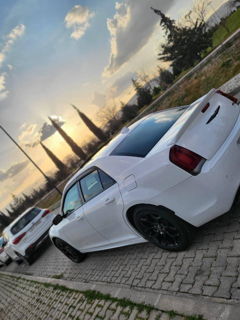 السلام عليكم اوباما 18Sكولد خيط ذهبي فور ويل وملغي سياره فول مواصفات بانوراما كشنات حضن تدفئه تبريد برده خلفيه دمام صندوق اربع بوب سماعات اشاير مري ردار جانبي بجم عريض  ترحيب كلاصات حار بارد تخم تاير كومهو اصلي حداديه كلها جديده حساسات خلفيه اماميه سياره ابد ممشتغله خط ماشيه 190الف كيلو حادثها بنيد مبدل وبدنه مكانه بغداد السيديه ملاحظة اني مكلف بالنشر رقم صاحب السيارة ***********
