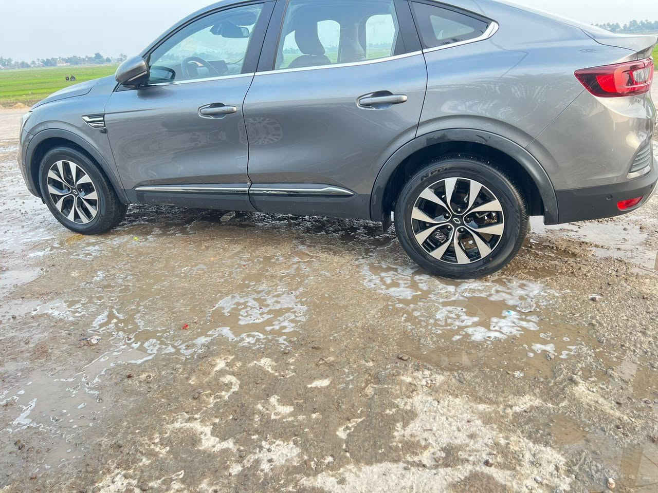 سامسونج موديل ٢٢
رقم قادسيه انكليزي
وارد كوري حادثها قطعتين فقط

سياره فول عدا السلايت

ماشيه ٤٢ فقط سياره خير من الله

السعر ١٢٠ وبيها مجال قليل

***********
