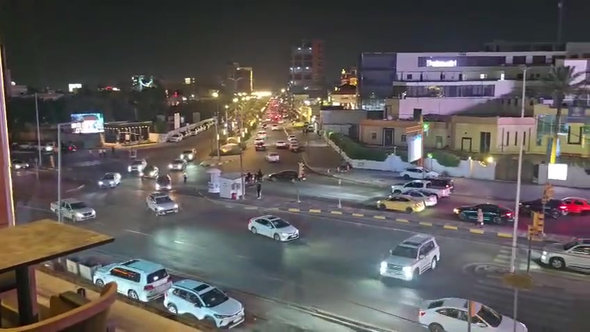 عرض استثماري للبيع
مطعم وكوفي في اليرموك أربع شوارع للبيع
مكان مميز مجاور لجامعتين 
سبالت عدد ٦ تعليك
شاشات عرض كبيرة عدد٢
عارضة مشروبات غازية
مطبخ مجهز بكافة الأجهزة كاونترات طباخات كريل غلايات فرن برادات عدد٣ مع مجمده
نراكيل عدد٤٠ مع مناقل فحم
طاولات حديثة عدد١٦ مع الكراسي
كافة الألعاب 
بارستة مجهز بكافة الاحتياجات 
أبيع بسبب عدم التفرغ
الكهرباء خصخصة ومكان المطعم في سنتر اليرموك وشغال والحمد لله للاستفسار اكثر الاتصال على ‭0790 424 8989‬
