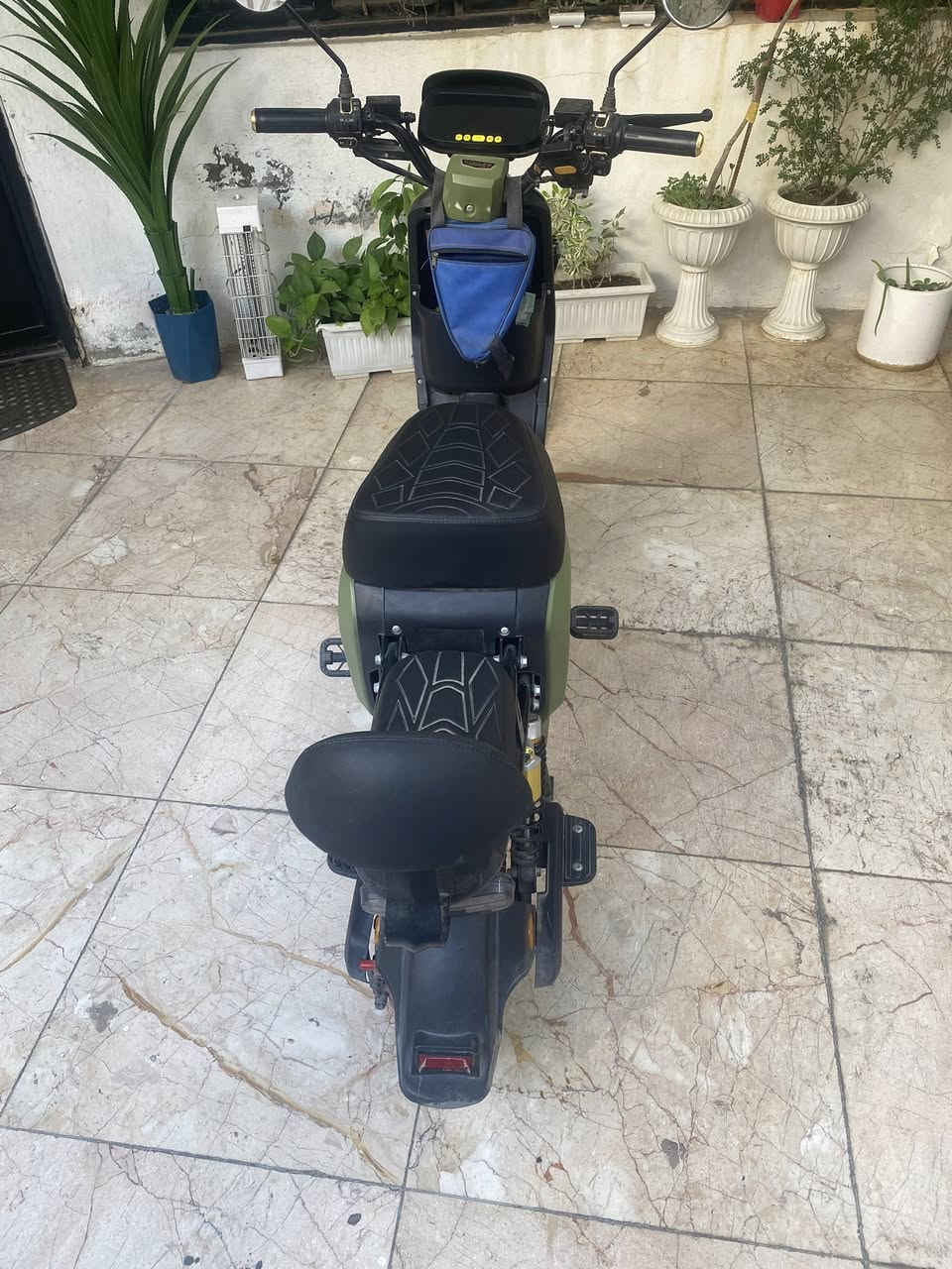 دراجه R9موديل 2026
5 خمس بطاريات
ملفها 1200
بيها اربع نمر
بيها نضام Rرجوع للخلف
بيها منفذ شحن تلفونك
تمشي 109 تمشي حقيقي 70
بيها نضام البلوتوث
نضام التشغيل سويجين وكرتين وبصمه
لايت عالي ناصي 
اشاير يمنه يسره دبل اشاره 
دراجه مابيها نقص كله بلادي
مصارلي شهرين من ماخذها جديده
السعر 475وبي مجال 
العنوان بغداد الطوبجي 
***********
