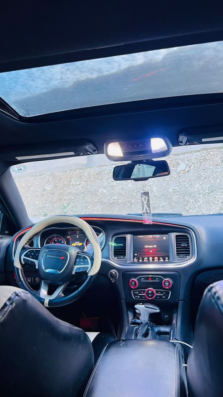 سلام عليكم
دوج جارجرsxt2016

كلين

فول مواصفات 

سلات

كشنات تفئه تبريد

كشنات جلد

داخل كريمي

كير و محرك و اكسل كلهن بشرط

التواصل ***********
