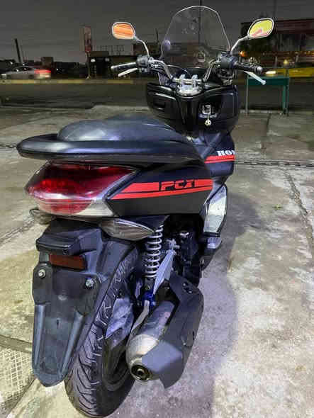 سلام عليكم دراجه PCX ياباني gf لون مميز شلعه معدل خير من الله مكينه مكفوله كفر موشم اسود طافي لجماليه حساس زدحام حساس ستان شغال كهربائيات كله شغاله لايتات زنون السعر (مليون 250) مكاني بغداد حي النصر رقمي ***********
