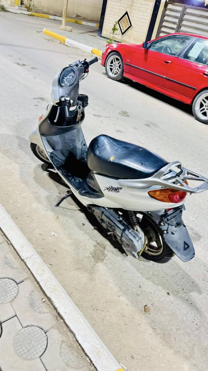 يالله 
السلام عليكم اخوان دراجة اكزز(دولفين) للبيع دراجة حاويه صارلي 4 اشهر من خذتها دراجه ع وضع البلاد ما مبدل بيها اي شي بس القايش مبدل سعرها مليون وبيها مجال للشراء مكاني السماوة الشرقي للتواصل *********** واتساب
