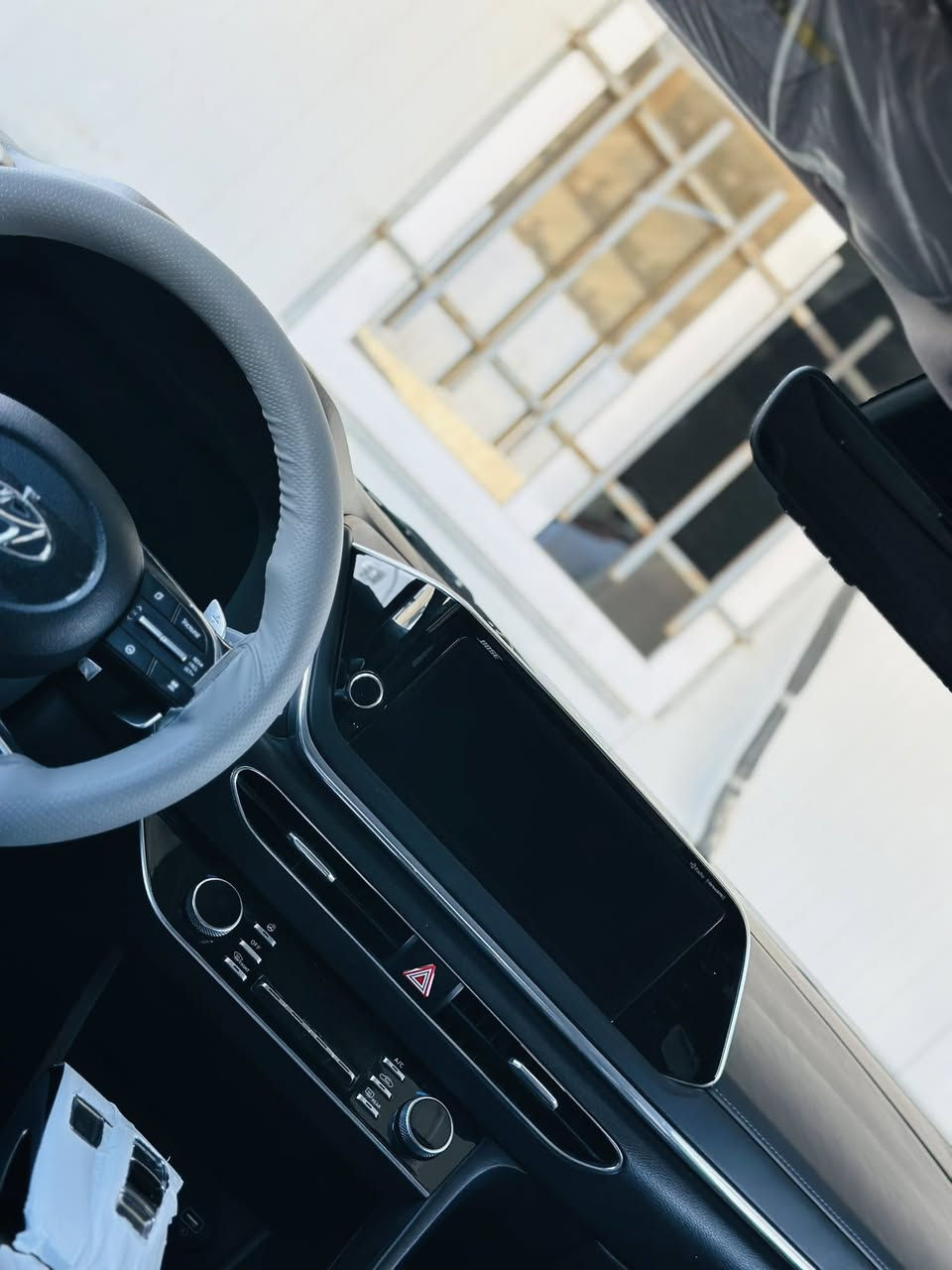 بسم الله الرحمن الرحيم 

  كلشي ذاكر 
الاسم :هيونداي سوناتا 
 الموديل :2021                                                       *********** 
         
الـــمكان الانـــبار فـــلوجه 
                
                                                                 الســـعر 180وبيها مجال حياكم الله عين غطه وعين فراش
                
المواصفات :                   

  1-محرك السياره ١٦00 تيربو طياره ارضيه 
وبيها نشاط ماشاءالله مو طبيعي 
2-كير 8سرعات احدث كير وقوي جدآ 
3-شفتات ستيرن 
4-كشنات جلد +تبريد +تدفئة نظيفه جدآ 
الكشنات بلادي 
5-نظام نورمل +كوستمر + سبورت +سمارت 
6-شفتات ستيرن 
7_سياره تتقدم وترجع بالبصمه
8-بصمه تشغيل عن بعد واشاير ترحيب 
بالأبواب فتح تلقائي 
9-هاند بريك بصمه 
10- كامرات 360 درجه السياره مزروعه كامرات 
من كل مكان 
11- حساسات خلفيه واماميه ومن كل جهات 
12-قياده شبه ذاتيه وتحديد مسار 
13-تدفئه ستيرن 
14-تحكمات كامله في الستيرن 
15-سقف بنورامي 
16-أضائة محيطيه لد داخلي متغير الالوان 
يتغير من الشاشه السياره 
17-داتا شو يبين عداد السرعه ويبين بي 
تحديد المساروالقياده الشبه ذاتيه ويطلع 
بي هوايه شغلات 
18-ابل كار بلي 
19-شحن واير لس
20-تبريد قطعتين وتبريدها ممتاز جدا 
21-مرايه قلابه عندما تضع الكير ع البك 
22-مرايه داخليه معتمه 
23-الزجاج الأمامي دبل زجاج 
24-تحكم بالزجاج الداخلي 4اوتو 
25-توقف ذاتي امامي خلفي عندما تستشعر 
بحادث أو خطر وشيك 
26-سماعات من الفئه الراقيه Bose 12
فيهاسستم صوت مرعب وعالي جدا 
27-كامرات من تفتح أشاره يمين أو يسار 
بيين عندك بالعدادات حتئ ينطيك رؤية 
جانبيه افضل
28-لايتات عدسات زتون كل مازدة بيها 4
عدسات قويه جدآ ومدآ عالي وتحكم اوتو 
ماتك عندما تأتي سياره اتجاهك ينخفض 
الايت العالي  
29-تايرات نظيفه جدآ 
30-نقط عمياء في المري 
31-كشنات الاماميه تحكم كهرباء 
وبعد بيها مواصفات هوايه متخلص
