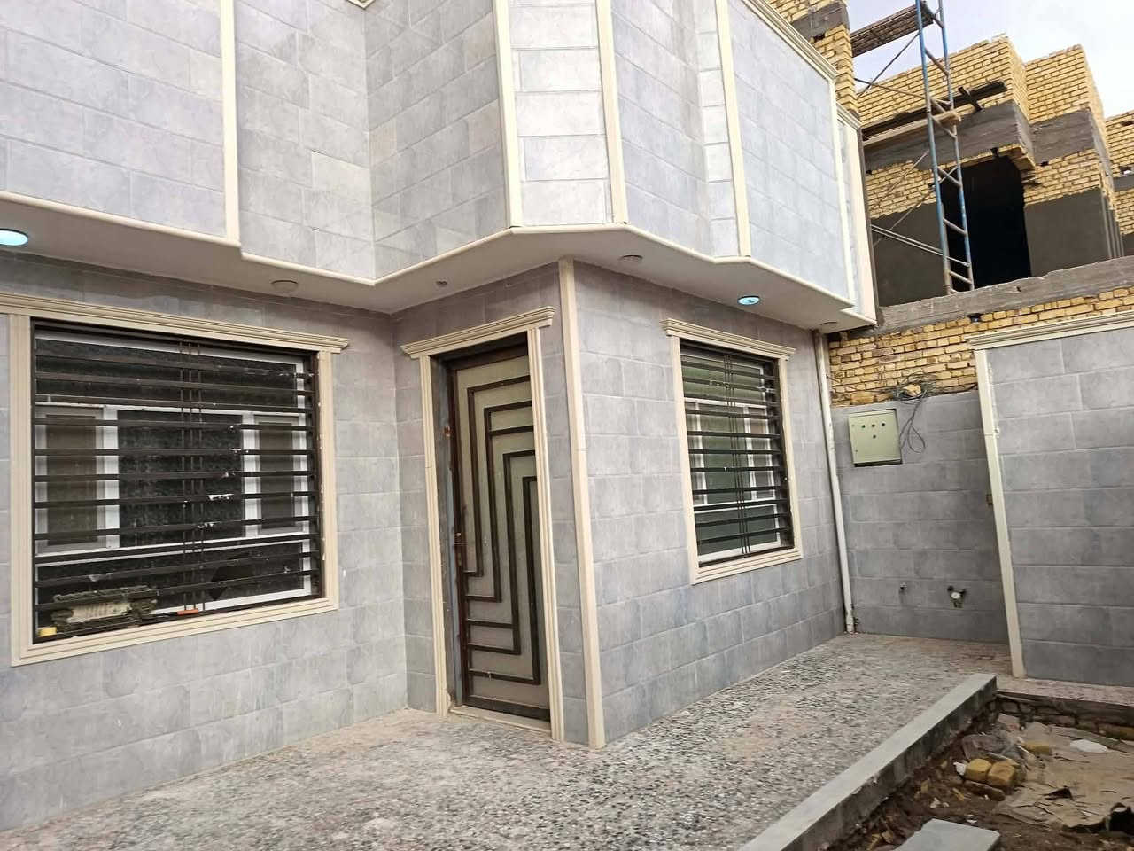 دار للبيع مجمع إسكان الدوح شارع النخيل المساحه ٢٥٠ م بناء سنة ٢٠٢٣ غير مطلوب يعني حر للاستفسار الاتصال على الرقم ***********
