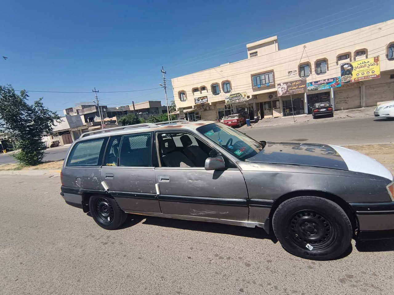 للبيع اوميكا موديل1991محرك وكير ونجي بطه شرط اكسل بشرط سنويه عظم عاج شرط التحويل السياره بدون خياس وبدون صبغ السعر 26 وبيها مجال مكان السياره كركوك ***********
