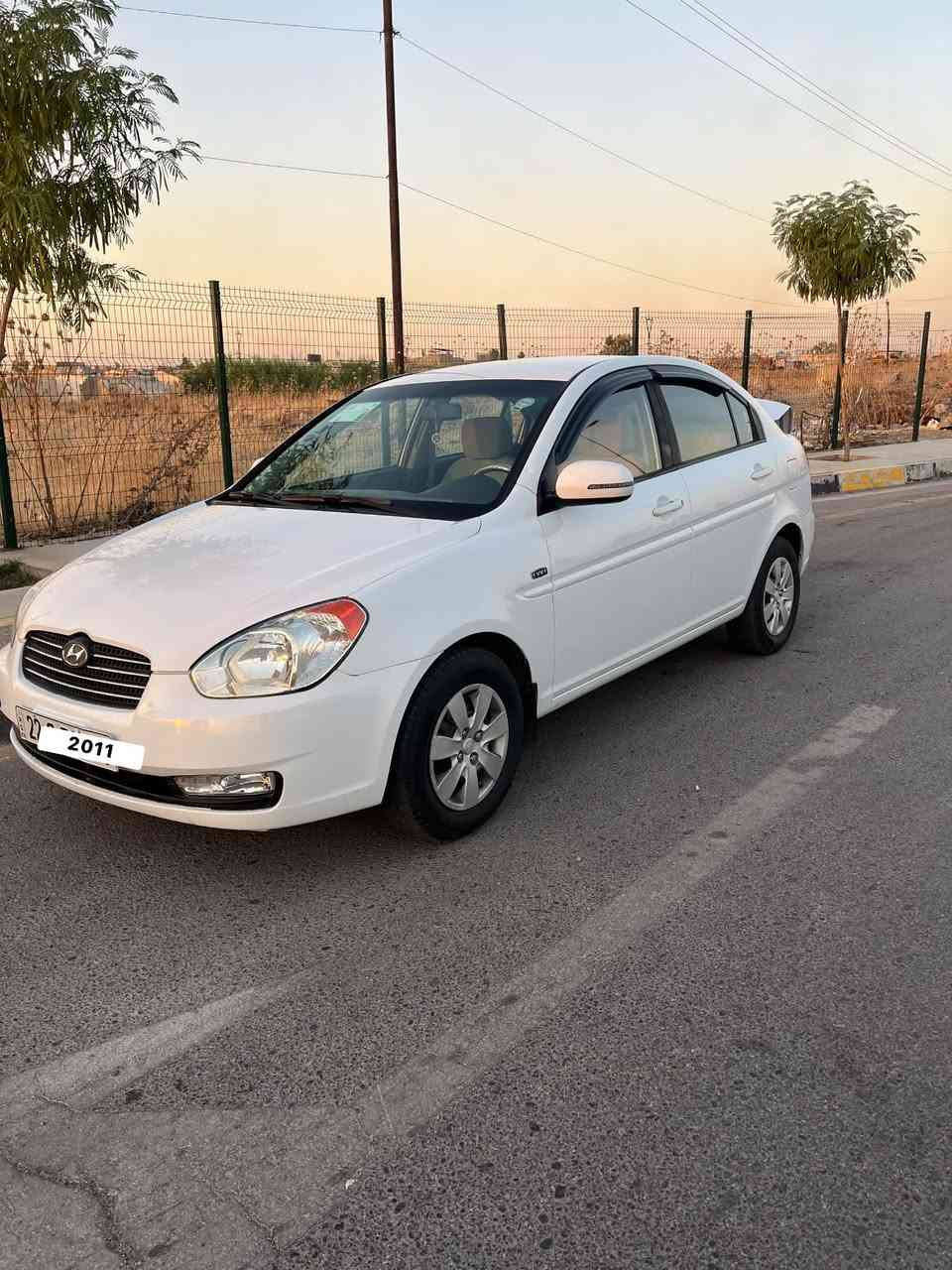 السلام عليكم 
اكسنت دبدوب موديل 2011
تحويل ثاني يوم 
محرك 1600 VVT اصلي
كير و محرك بشرط تبريد ثلج
طخم امامي و طخم الخلفي جديد
طخم تايرات جديد شاشة وكأمير 
السيارة اتريها احلى من الصورة 
ضررها مكانين على قدر 5 إصبع صبغ  فقط
والباقي مكفول مكان السيارة الموصل مجموع الثقافية 
للاستفسار اكثر *********** وبي واتساب
***********
