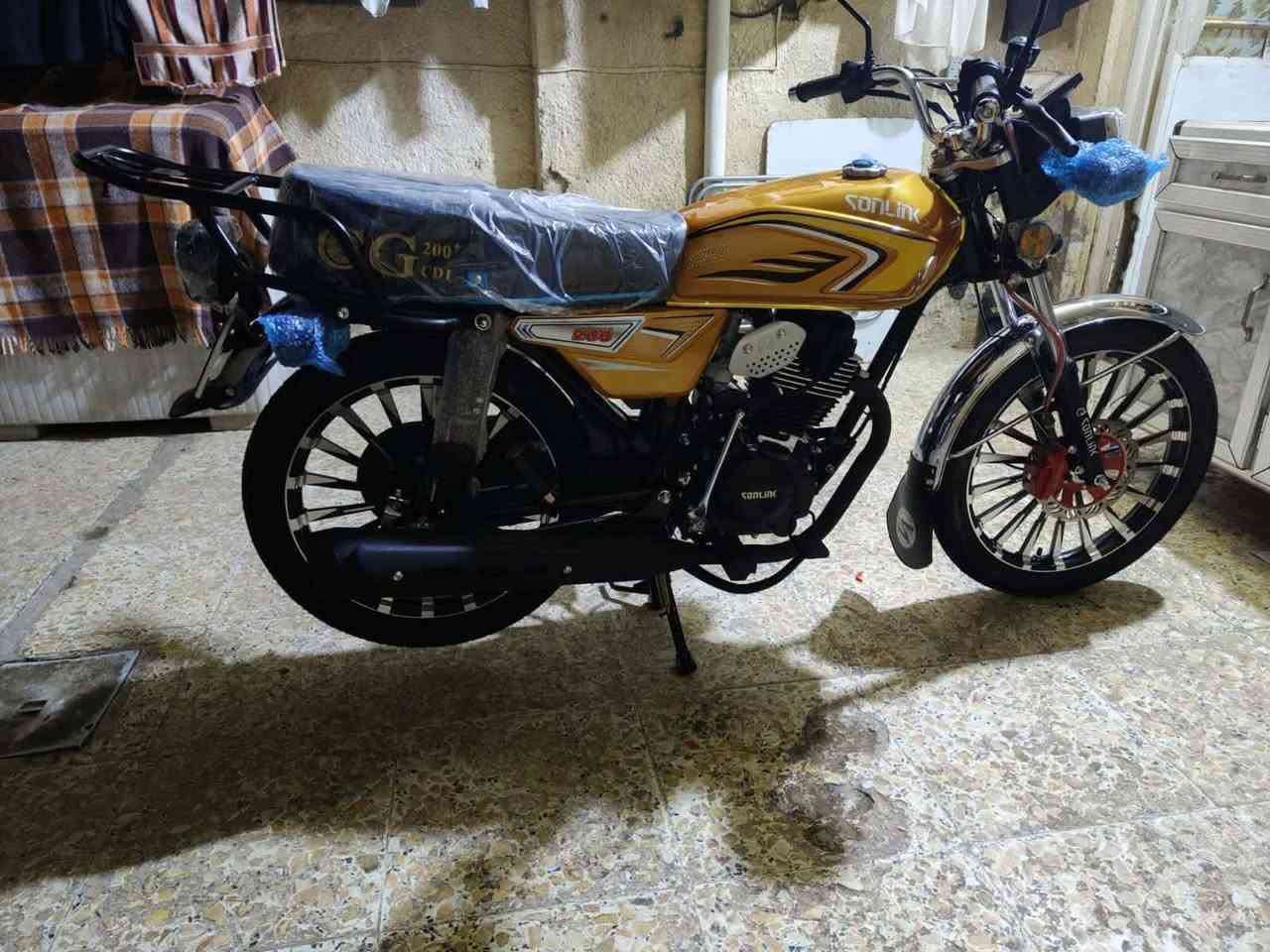 🔥 للبيع دراجة سيفان موديل 2026 🔥

- الدراجة: سيفان 2026  
- الاستخدام: أسبوع فقط ( جديدة)  
- الحالة: نظيفة جداً، ما بيها أي عيب  
- السعر: 950$ (قابل للتفاوض💕)  

🔁 أقبل مراوس بدراجة بوكسر  

📍 المكان: بغداد  
📞 للتواصل: خاص أو اتصال  

اللي يريد دراجة نظيفة وجاهزة هذا عرض فرصة
مكاني تاجي سبع البور


**إذا كنت صاحب هذا الإعلان وتريد حذفه لأي سبب، رجاءا أرسل رسالة إلى الدعم الفني**