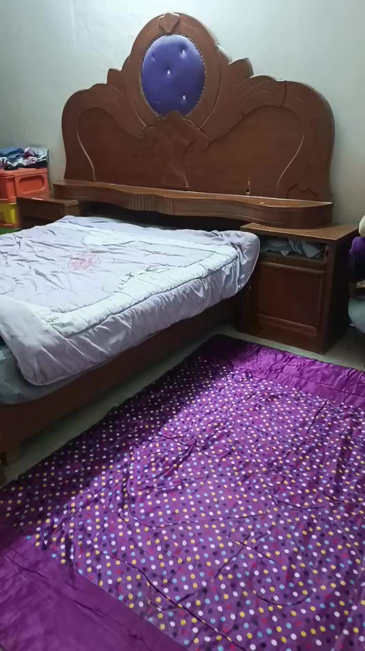 السلام عليكم  غرفه البيع السعر 350وبيه مجال *********** مكلف بل نشر
