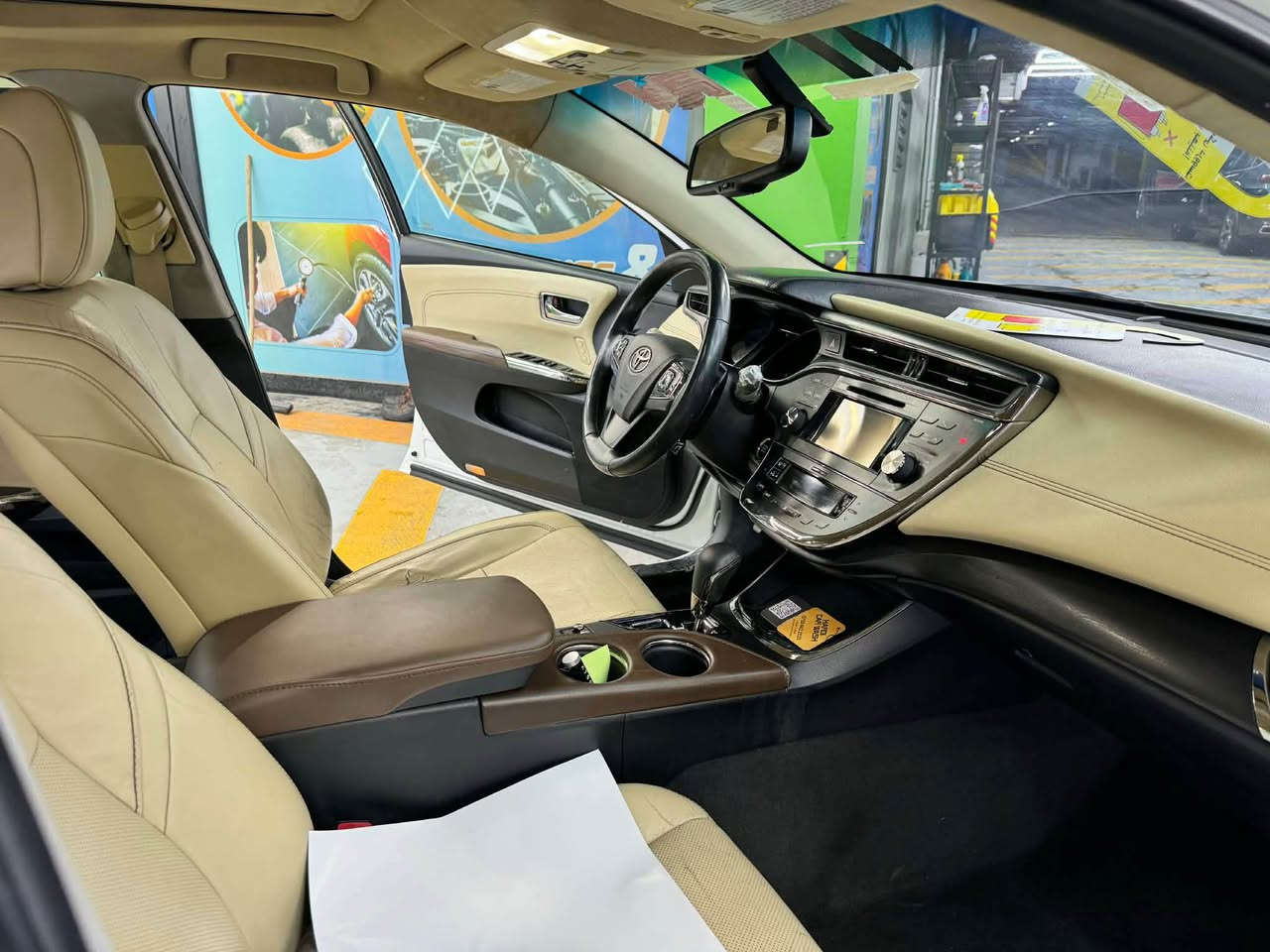 بۆ فرۆشتن تویتا ئەفەلۆن مۆدیل 💫2017 خەلیجی لمیتت فول فول مواسەفات سەیارەکە هیج هیجی نیە بی سبوخ بی قەپوقۆپ بی شوخت سەیارەیکی تابلی خاوینو جوانە یەک دینار مەسروفی تیا نیە هەموو شتیکی لەسەر دەقی. شەریکە ماوەتەوە سەیارەکە دوو شوینی بجوکی پیدی ئاڕە باقی مەندی هەموو گیانی بەشەرت 145 🏎️هەزاری حەقیقی رۆیوە سعر. 💰267 وەرەقە مەحامەلەی تیایە ژمارەی مۆبایل ☎️*********** أربيل, العراق
