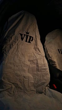 سيارة MG موديل حديث مع غطاء مقاعد VIP، السيارة بحالة نظيفة جداً ومظهر ...