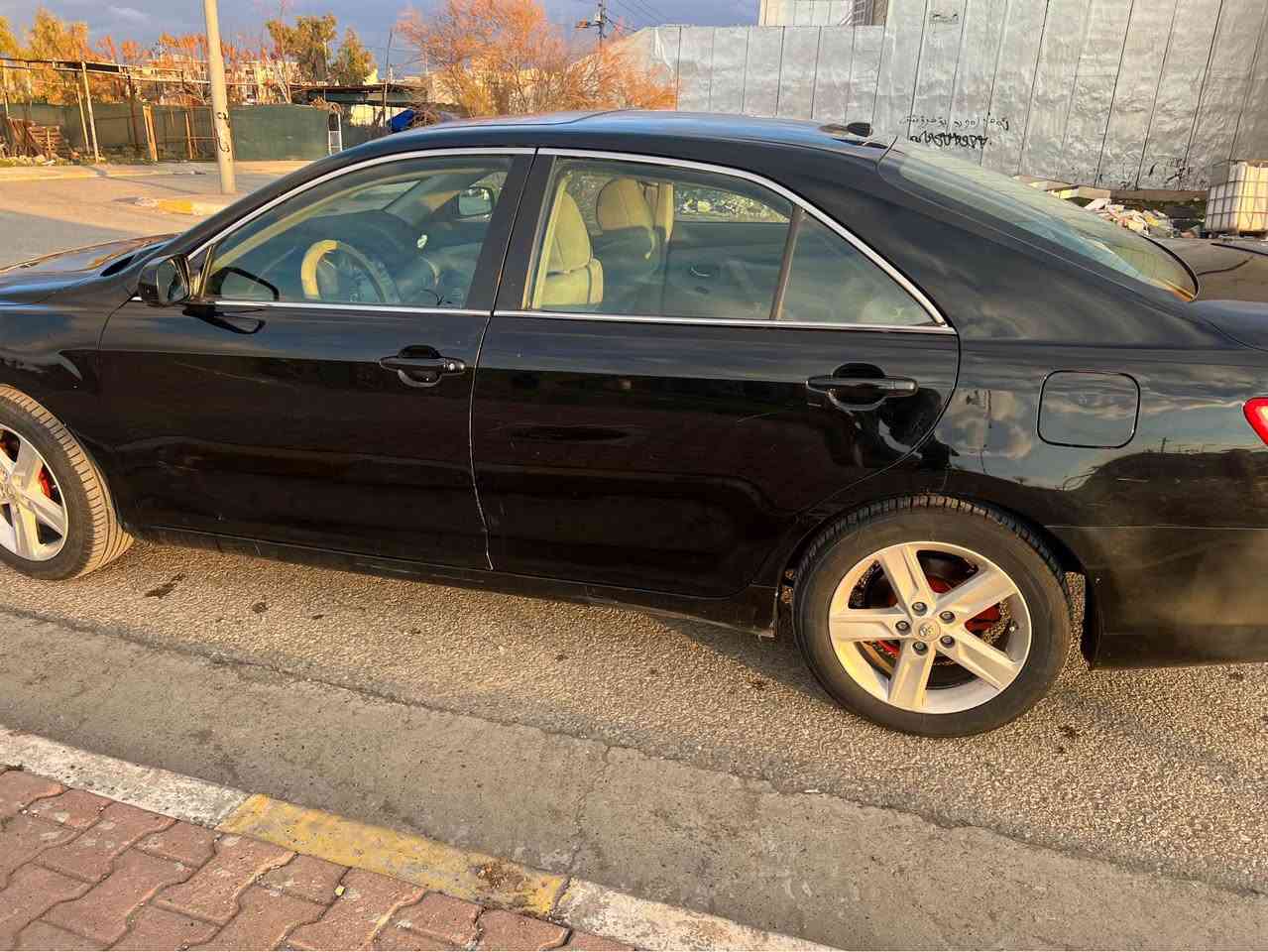 Camry 2009
مواسەفات  LE
گیر و مەکینەی بە شەرتە 
تونو تۆڵە 
سلایدە 
تەبریدی سارد و گەرم دەرەجە یەک
پاک و خاوینە
  چەملخ لای سەکنی بۆیاخە 

106 گەڵاو مەعامەلە
***********
*********** شمشمل, السليمانية
