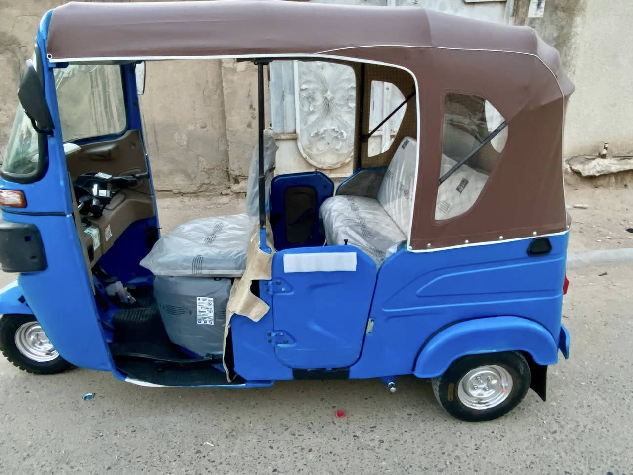 تك تك 21 شهر ل11 محسوبه ع 22 تك تك نضيفه ومتعوب عليه وبالعافيه ع ياخذه رقم نكليزي ترقيم جديد صارله شهر صاعده هزه 
 مداور ثاني يوم مكاني كربلاء ورقم كربلاء ***********

