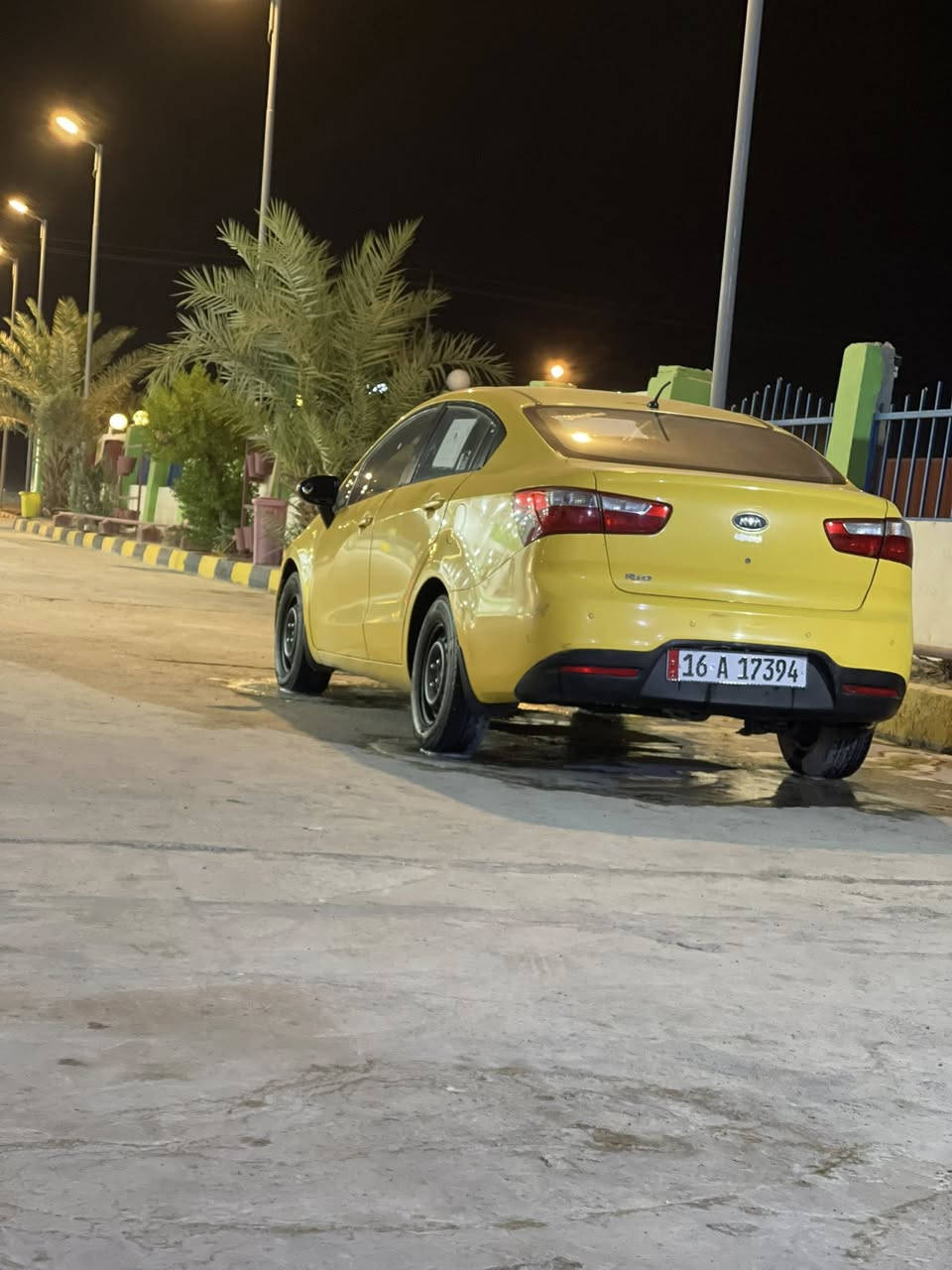 سلام عليكم من رخصه الأمن
كيا ريو 2012 خليجي كفاله السياره بس بيه بين بابين معجون فقط حلوه نضيفه تبريد فوال حداديه 90 بل ميه مكاني ديوانيه مركز 
السعر تصل وتدلل 
***********
