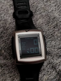 ساعة نايك • اصلي • نادرة