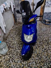 دراجة جانت متروكة شهر حالين تشتغل بس تخربط دخان اسود فقط لبيع و مراوس ...