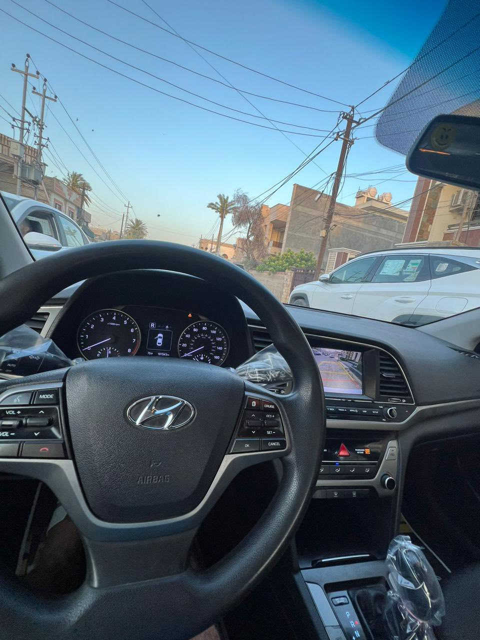 السلام عليكم
النترا مديل 2018 
امريكي 
حادثها جاملغ وبنيد. ومقدمت باب السايق 
 
السياره جاهزه. 
مكينه. 2000 دوش مكفوله 
كيرها اي تي مكفول. 
صدر امامي خلفي جديد. 
تخم تاير 
تخم ويل كب  
تبريد ثلج ⛄️ 
تتفئه. 
مواصفات نص معروفه 
شاشه بلاد 
كامره بلاد 
رادرات جانبيه. 
تتفئه كشنات. 
وبعد بيها مواصفات.  
السياره بسمي 
رقم جديده هزه جديده 
مكان السياره بغداد 
السعر 114 وبيها مجال 
ملاحض وين ميعجبك تفحص افحص 
***********
