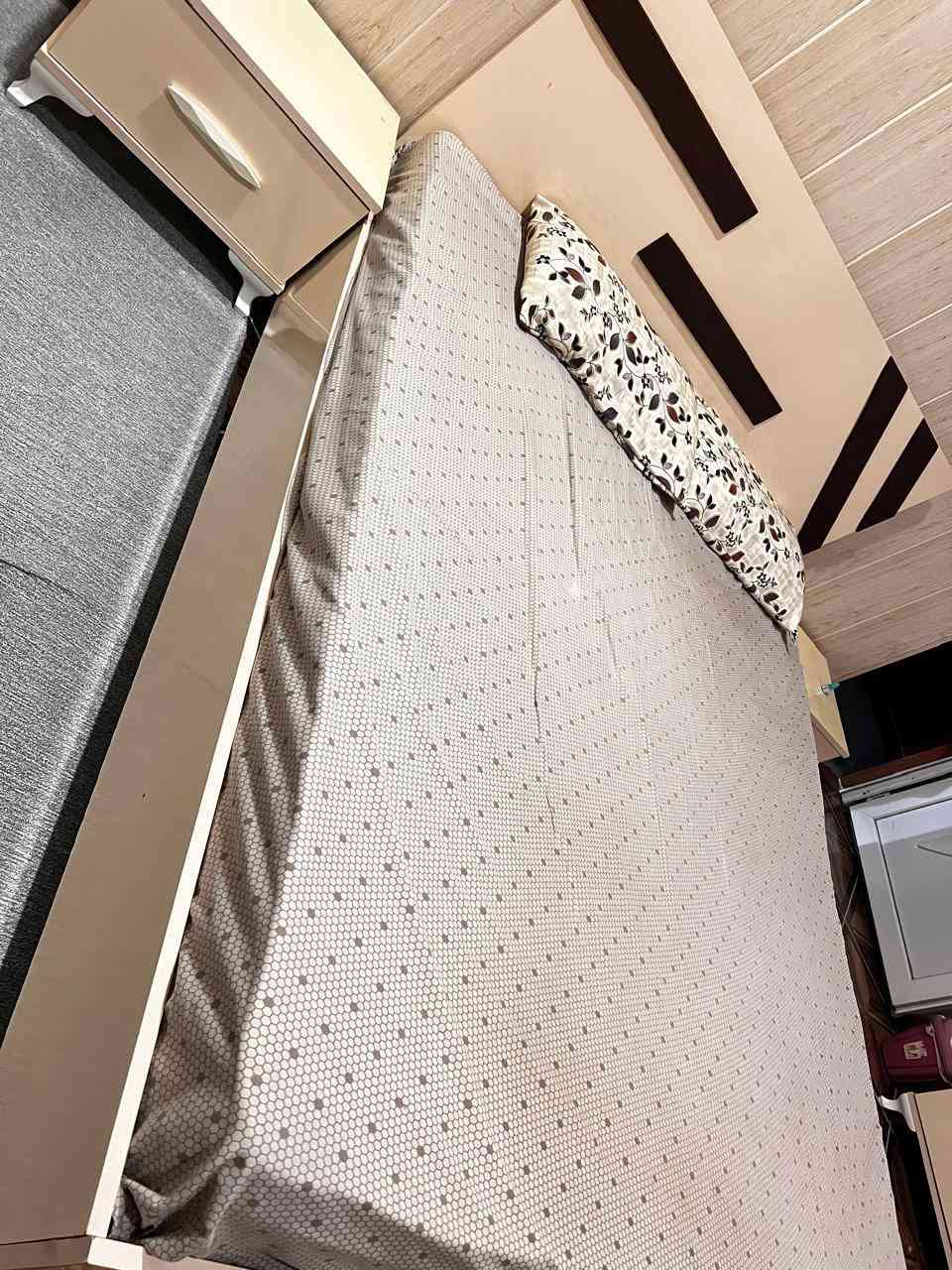 غرفه للبيع نضيفه حيل المكان كفري السعر 200 قابل للتفاوض
للتواصل على هذا الرقم
***********
بي وتساب
