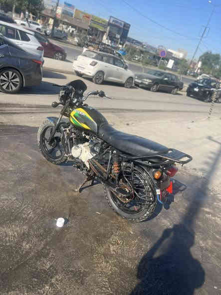 السلام عليكم للبيع أو مراوس بوكسر ٢٠٢٢ دراجه عوزه ترتيب يرادله دبل امامي شويه معووج  السعر ٦٠٠وبيهة مجال شعندك مراوس نزل الرقم ***********
