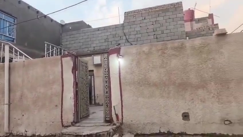 بيت للبيع ٣٢٠ متر زراعي قرار محكمه سند ٢٥ طابقين ٥ غرف نوم ومطبخ وبراني وصاله وصحيات ٢
والطابق الثاني شقتين كل شقه غرفتين نوم ومطبخ وصاله وصحيات للاستفسار الاتصال بصاحب البيت *********** العنوان ام العصافير
بيت للبيع ٣٢٠ متر زراعي قرار محكمه سند ٢٥ طابقين ٥ غرف نوم ومطبخ وبراني وصاله وصحيات ٢
