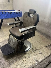 ‏كرسي حلاقة للبيع ‏كلا شغال شرف جاك شغال 175بي مجال07510353364￼