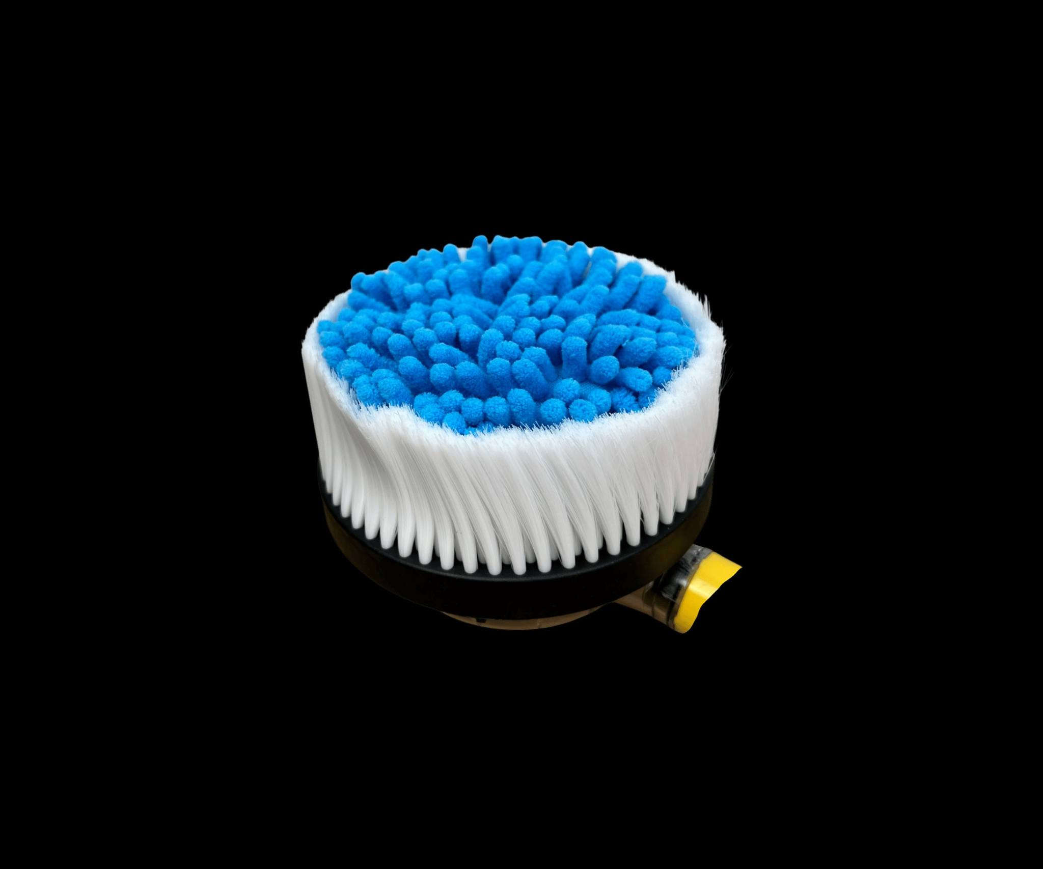 فرشاة تنظيف دوّارة تعمل بالماء مع خزان منظف وعصا إطالة
السعر 24 الف
الاستخدامات

تنظيف السيارات من الخارج (الهيكل، الزجاج، الجنوط).

تنظيف النوافذ والواجهات الزجاجية.

تنظيف البلاط والسيراميك والجدران.

مناسبة لتنظيف الأسطح الخارجية والأسوار.

مثالية للأماكن المرتفعة أو البعيدة بفضل عصا الإطالة.

يمكن استخدامها بالماء فقط أو بالماء مع المنظف.

المميزات

تعمل بقوة ضغط الماء فقط بدون كهرباء أو ماكينة ضغط.

فرشاة دوّارة تلقائيًا عند مرور الماء لفعالية تنظيف أعلى.

قطر الفرشاة 14 سم لتغطية مساحة تنظيف أكبر.

عصا إطالة بطول 100 سم للوصول السهل للأماكن العالية.

خزان منظف مدمج مع مفتاح تحكم بثلاث وضعيات:

- ماء فقط
- ماء + منظف
- إيقاف المنظف

رأس فرشاة ناعم من ألياف مايكروفايبر ينظف بدون خدش.

إمكانية فصل خزان المنظف واستخدامها كرأس ماء عادي.

سهلة التركيب على خرطوم الماء المنزلي.

خفيفة وعملية للاستخدام اليومي.

محتويات الصندوق

رأس فرشاة تنظيف دوّارة.

فرشاة مايكروفايبر.

خزان منظف مدمج.

عصا إطالة بطول إجمالي 100 سم.

وصلة خرطوم مع محبس تحكم.

دليل الاستخدام.

الملاحظات

لا تحتاج إلى كهرباء.

تعمل على ضغط الماء المنزلي فقط.

خرطوم الماء غير مرفق.

مناسبة للأسطح الحساسة.
@الجميع
قياس الكارتون

- الطول: 17 سم
- العرض: 12 سم
- الارتفاع: 28 سم


**إذا كنت صاحب هذا الإعلان وتريد حذفه لأي سبب، رجاءا أرسل رسالة إلى الدعم الفني**